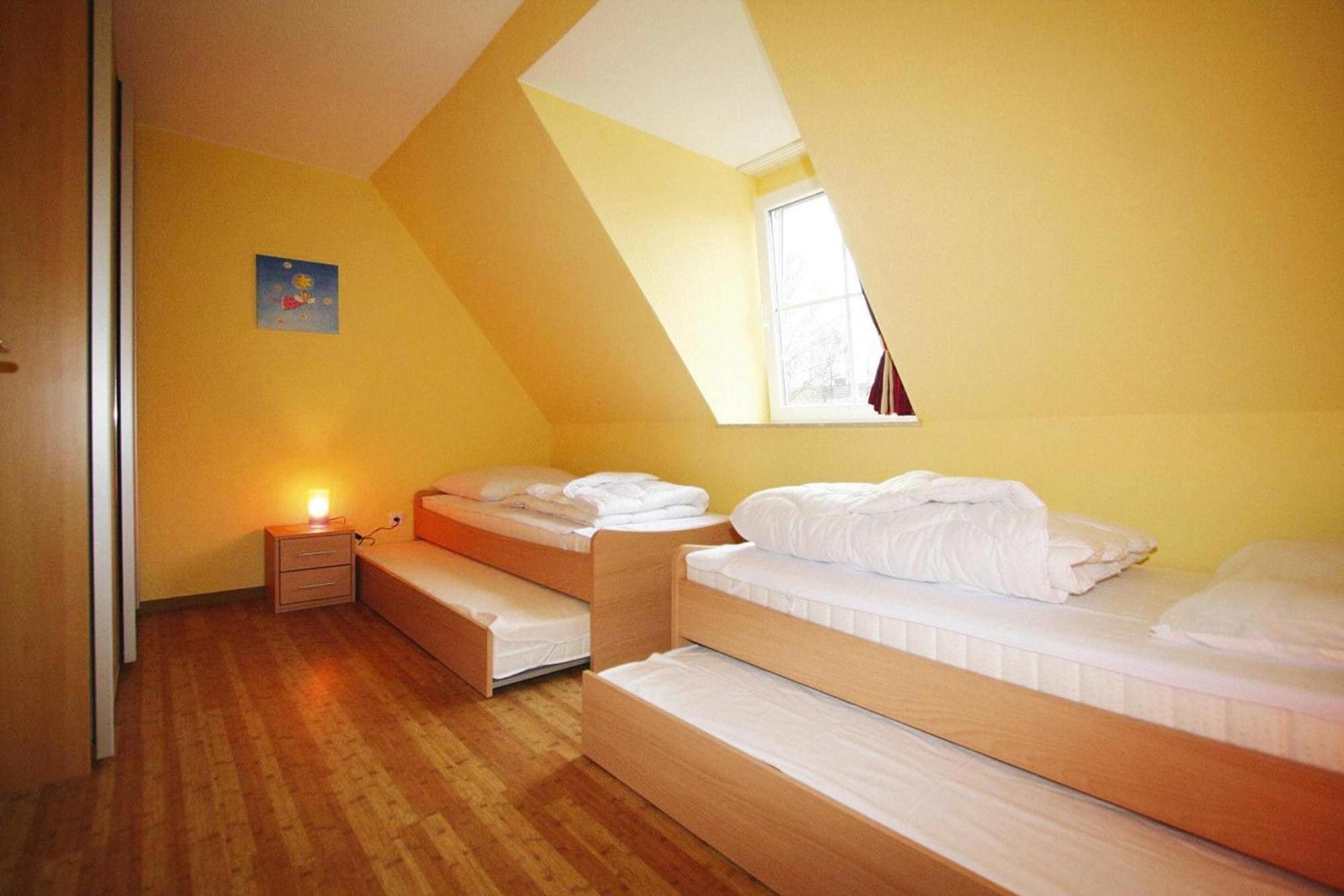 Apartment In Burhave With A Shared Pool エクステリア 写真